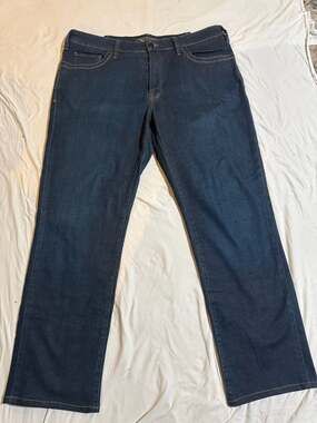 34 Heritage Charisma Comfort-Rise Classic Straight Leg Jeans 40/34